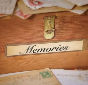 Memory Boxes: Tangible Tributes to a Loved One